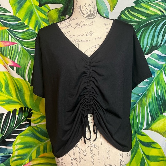 BCBGeneration Tops - NWT BCBGENERATION XL Black Cinched Front Loose Fit Festival Classic Crop Top